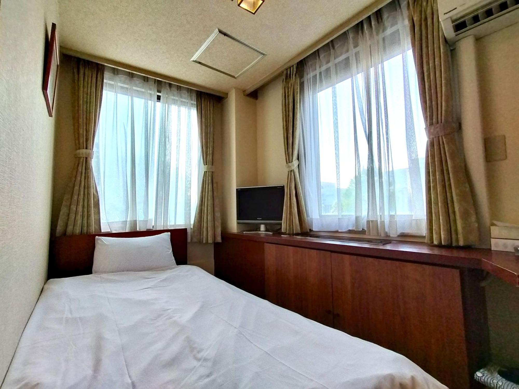 Tabist Business Hotel Takizawa Takasaki Station Nishiguchi Exterior photo